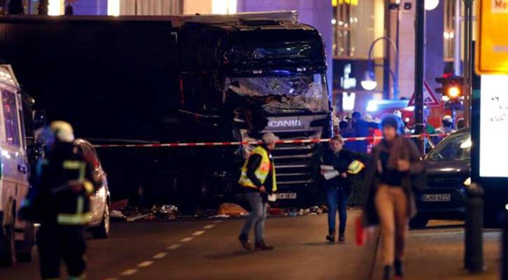 12 killed in German truck crash